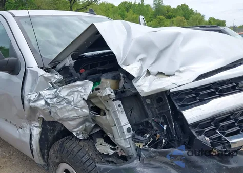 2017 Chevrolet Silverado 1500 Wt z USA, uszkodzony, nr VIN 1GCRCNEH2HZ299430